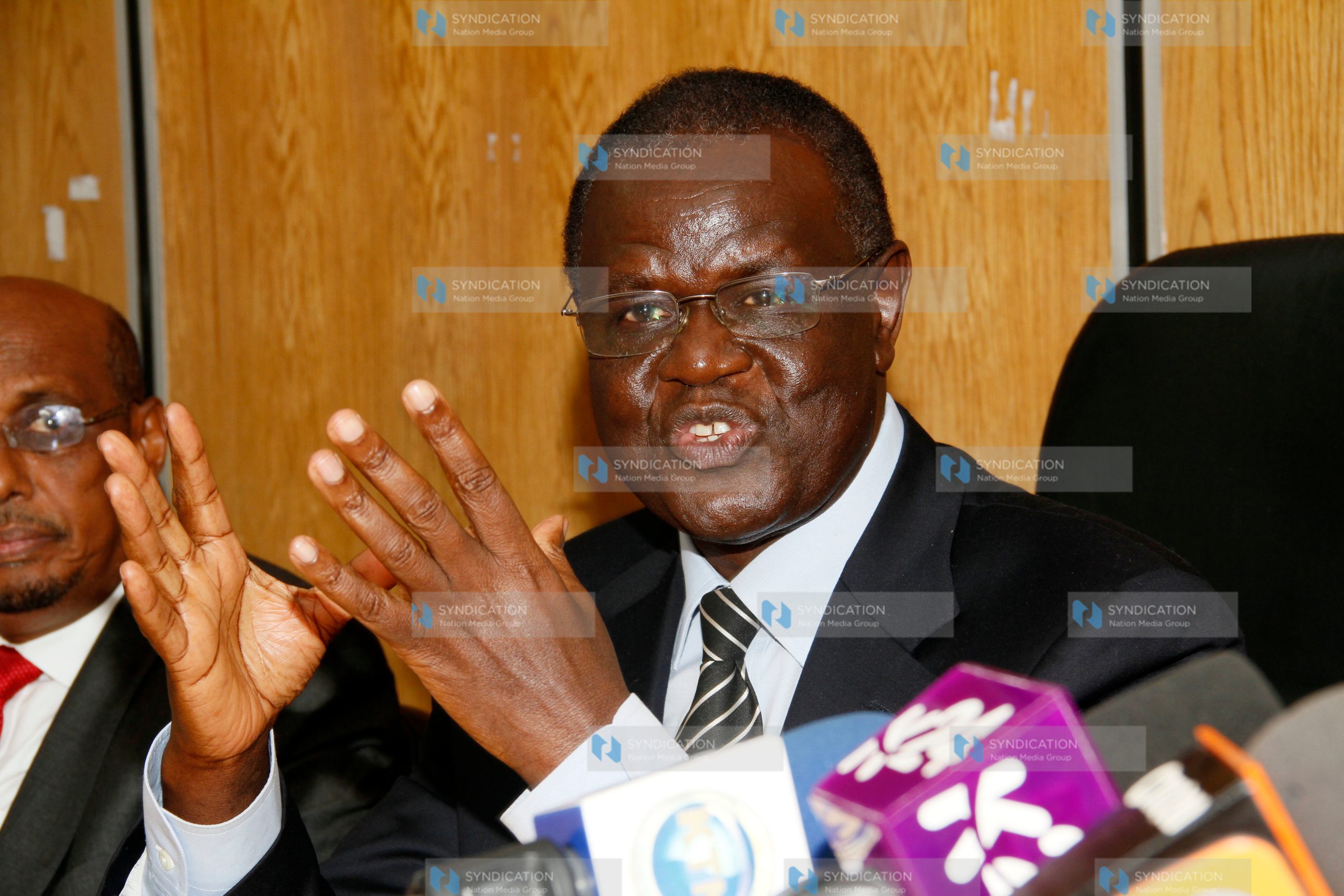 Announcement of the discovery of natural gas