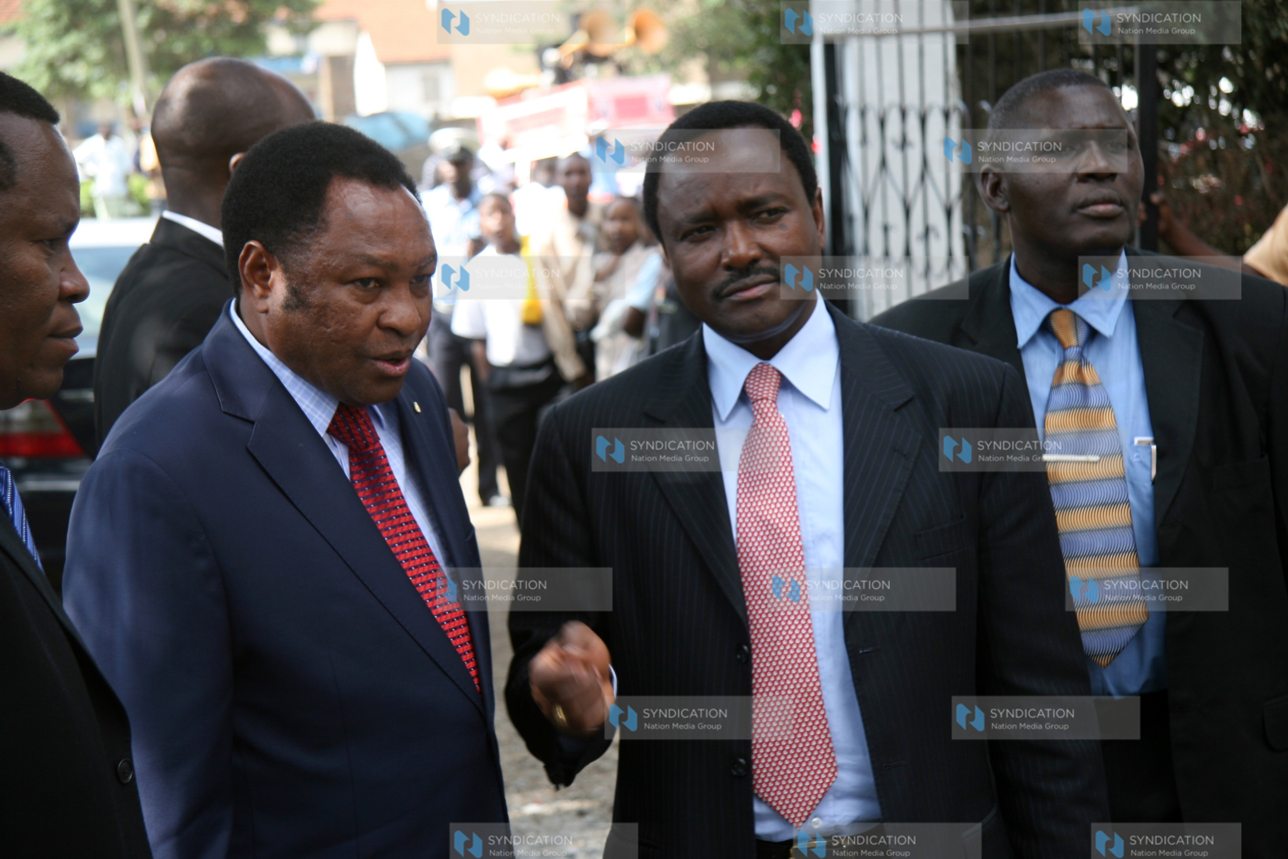 Vice president Kalonzo Musyoka chats with Nairobi PC James Waweru