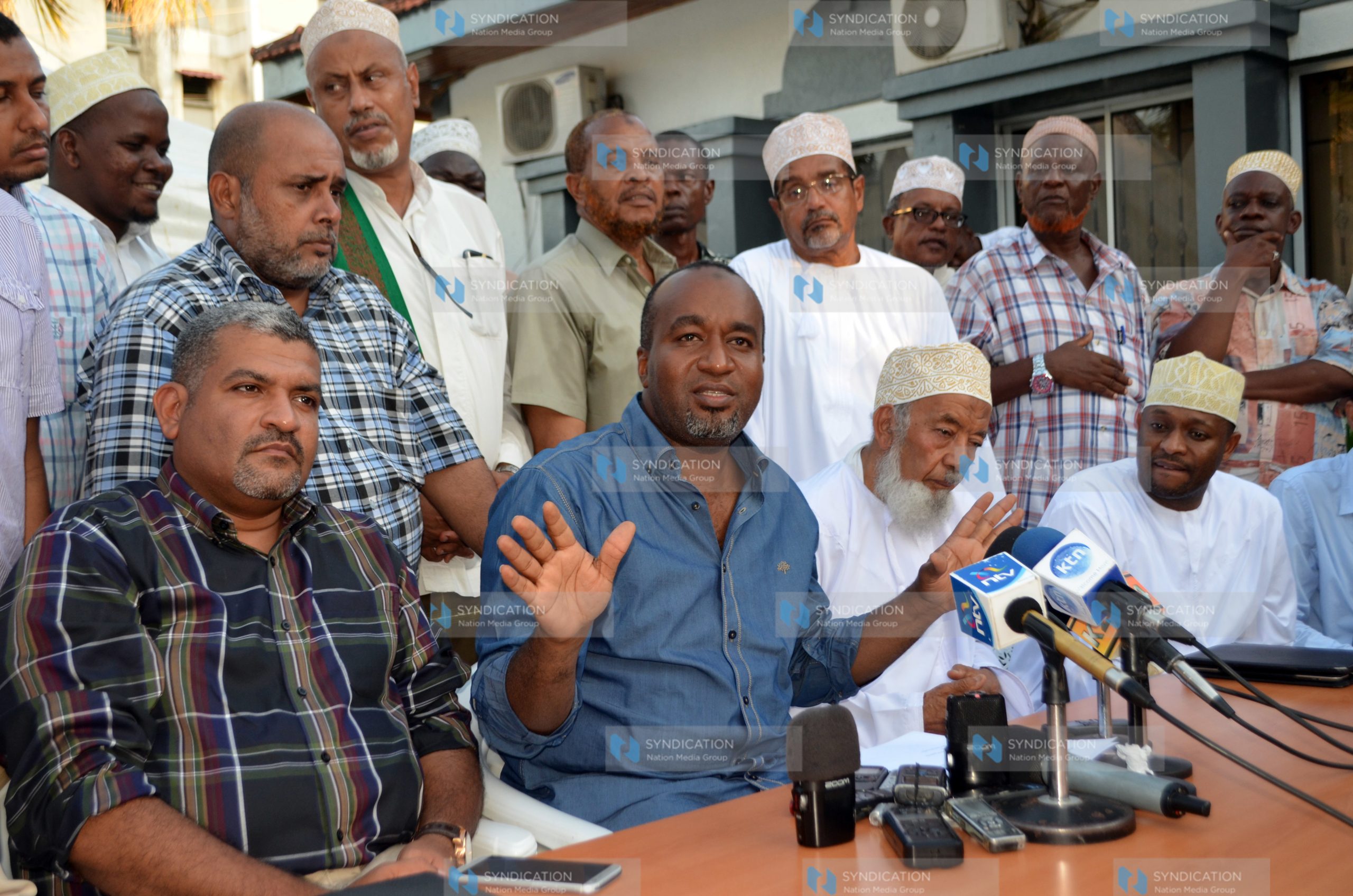 Mombasa Governor Hassan Joho flanked by Mvita MP Abdulswamad Nassir (left)