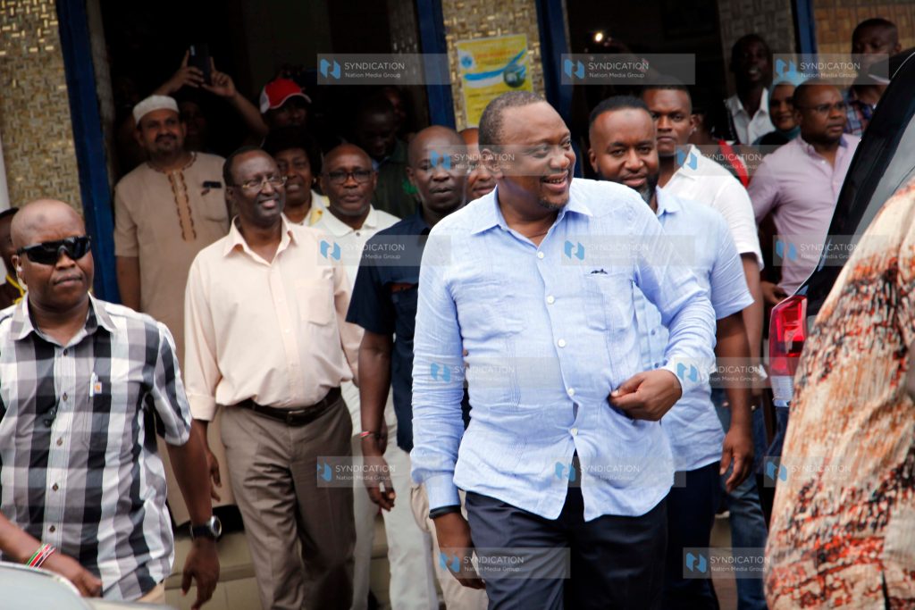 President Uhuru Kenyatta accompanied by several governors