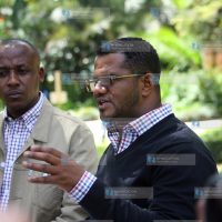 Hassan Omar(right) and Makueni Senator Mutula Kilonzo Junior addressing journalists