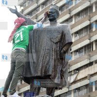 Gor Mahia supporter wipes Tom Mboya Monument