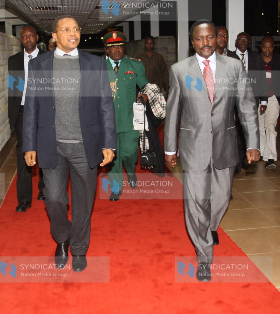 Vice President Kalonzo Musyoka receives President Jakaya Kikwete