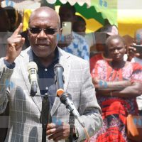 Kakamega senator Dr Boni Khalwale addressing during funeral service
