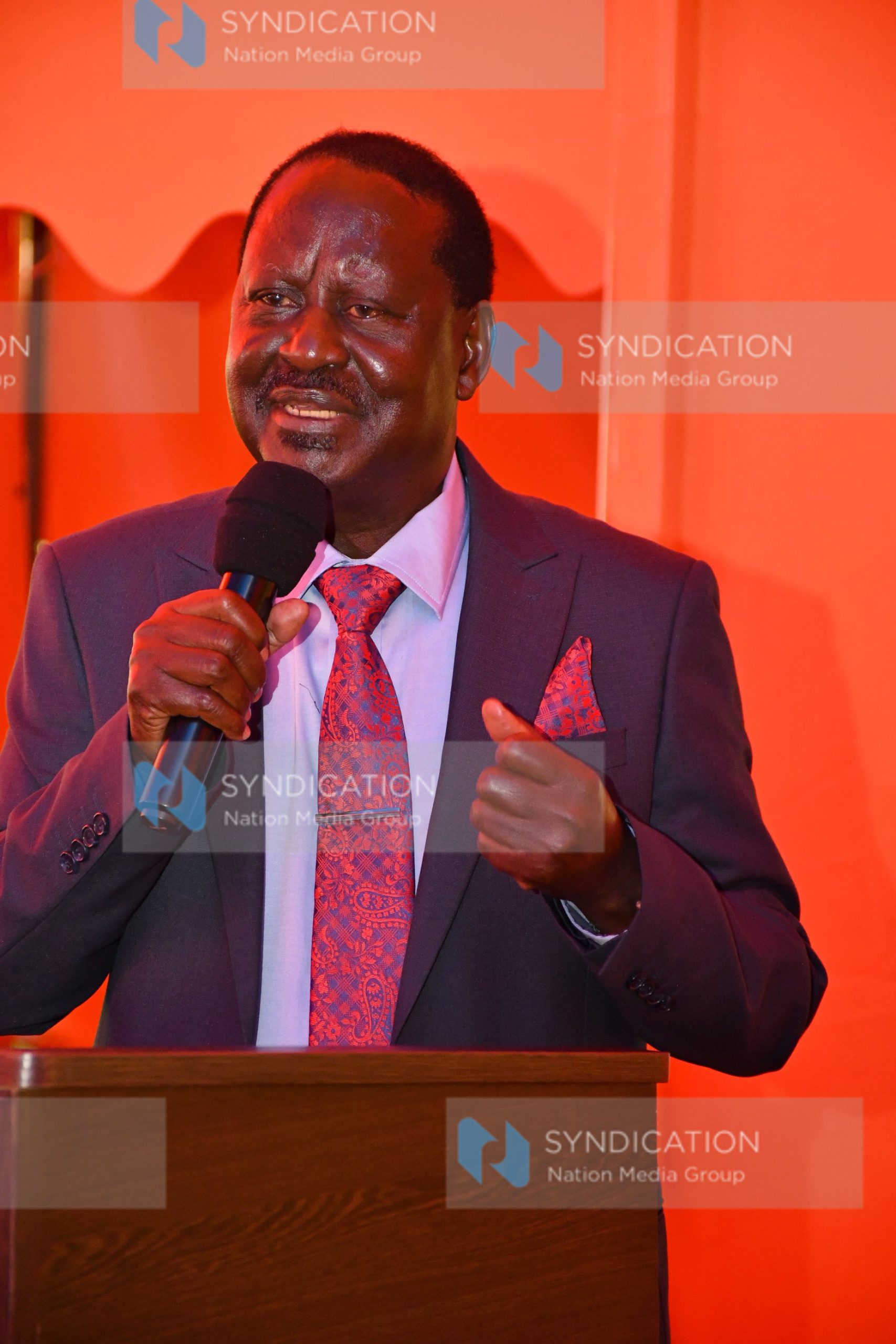 Raila Odinga addressing a delegation of various political leaders
