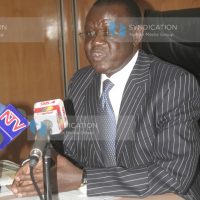 Energy minister Kiraitu Murungi addressing a press conference