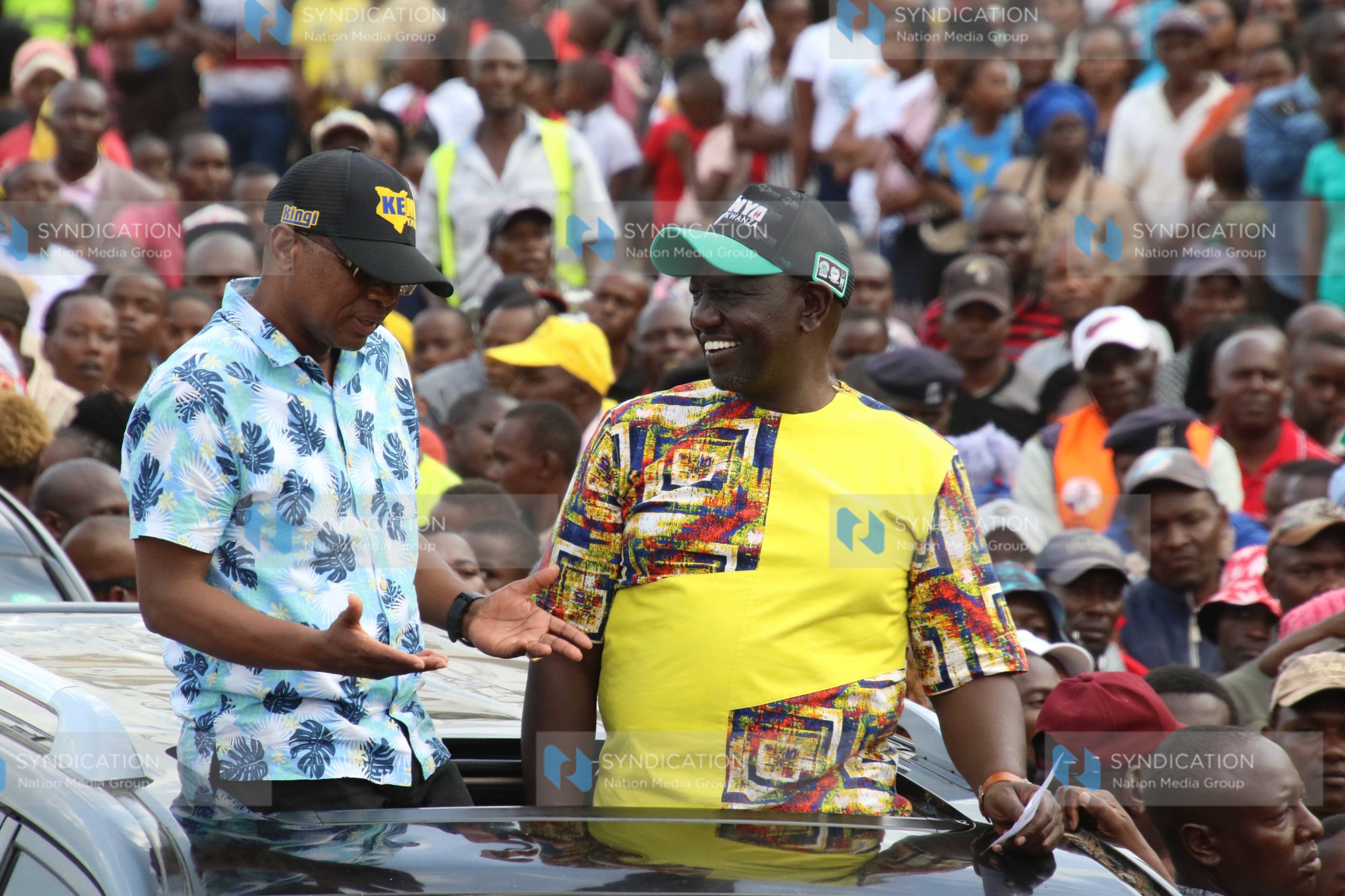 Deputy President William Ruto chats with Kilifi Governor Amason Kingi