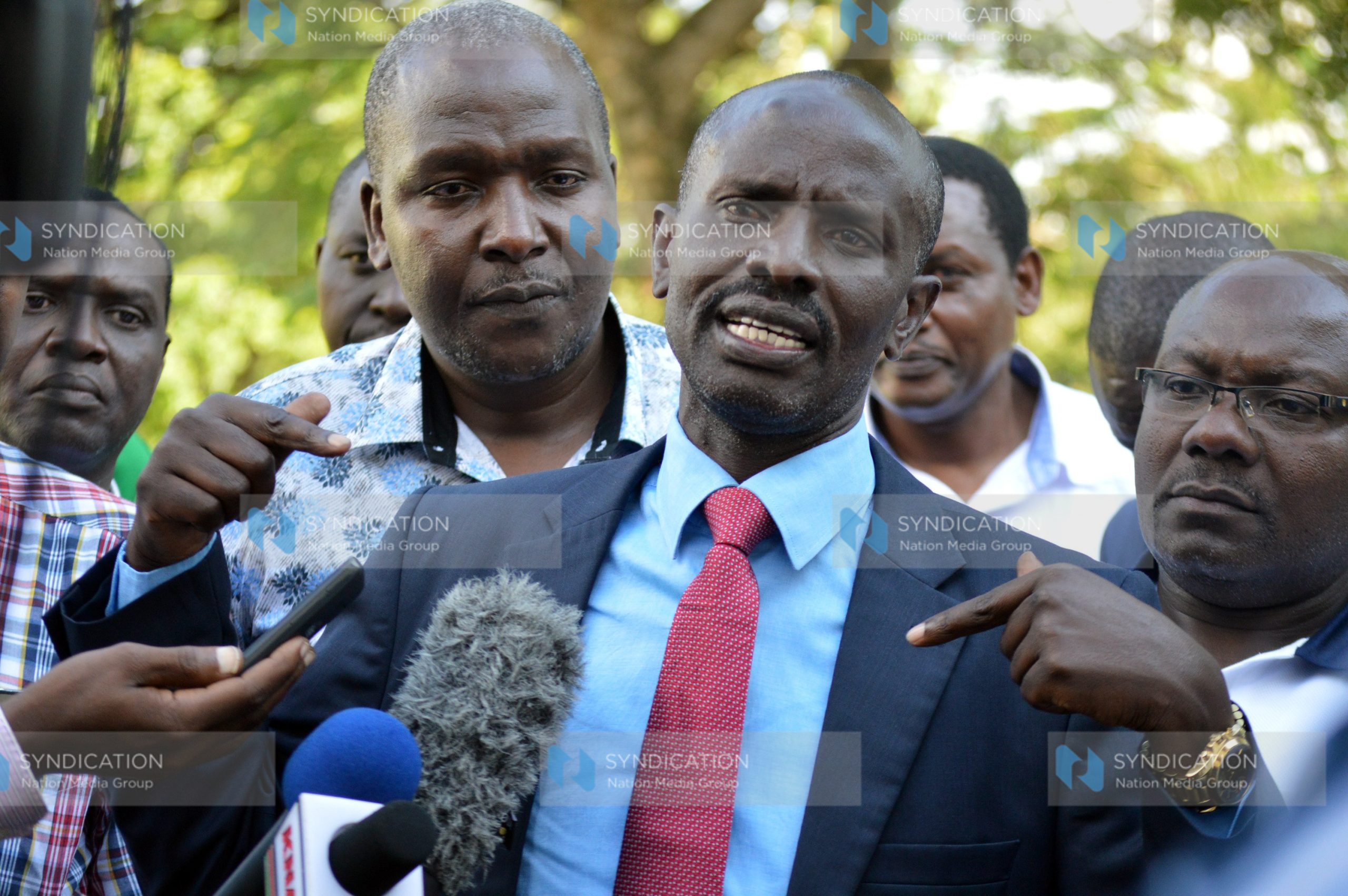(KNUT) Secretary General Wilson Sossion (center)