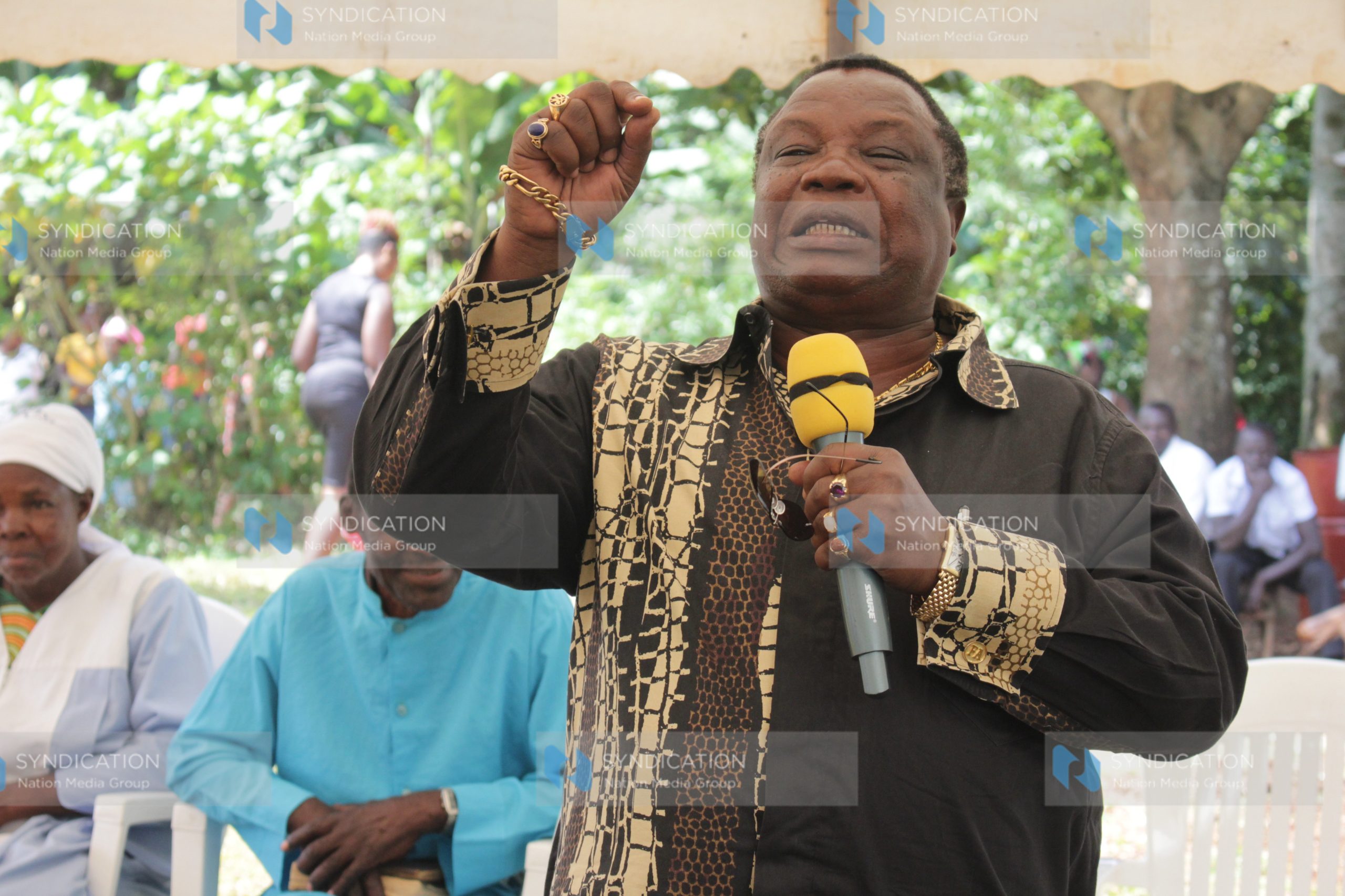 COTU boss Francis Atwoli address residents at a funeral service