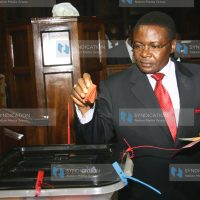 Kenneth Marende casts his vote during the election of six elective Law Society of Kenya (LSK) posts