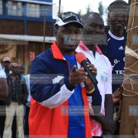 Devolution CS Mwangi Kiunjuri addresses teams at Giakanja trading centre