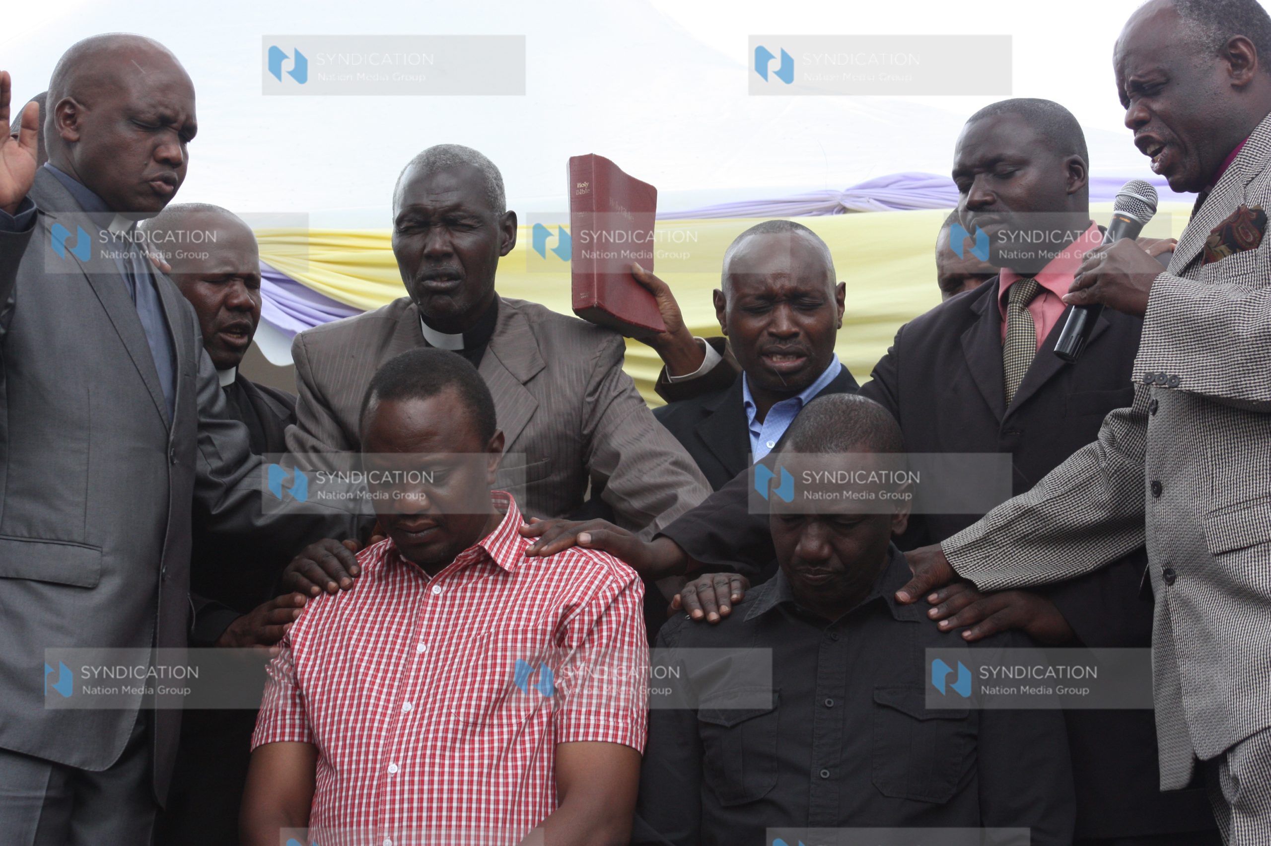 Various religious leaders from Nakuru pray for Deputy PM Uhuru Kenyatta and Eldoret North MP William Ruto
