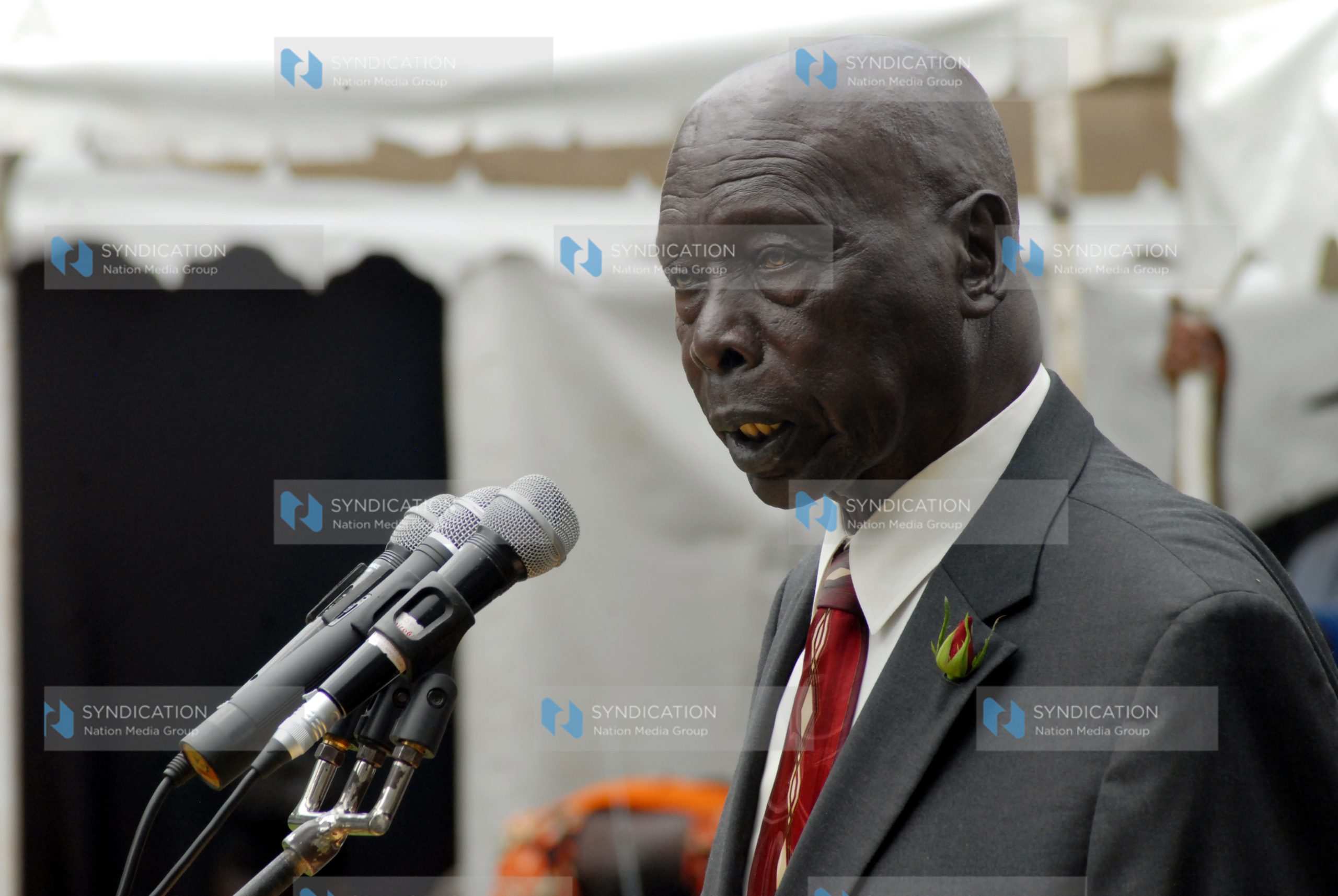 Former President Daniel Arap Moi addresses participants at the Nakuru Business Association career fair