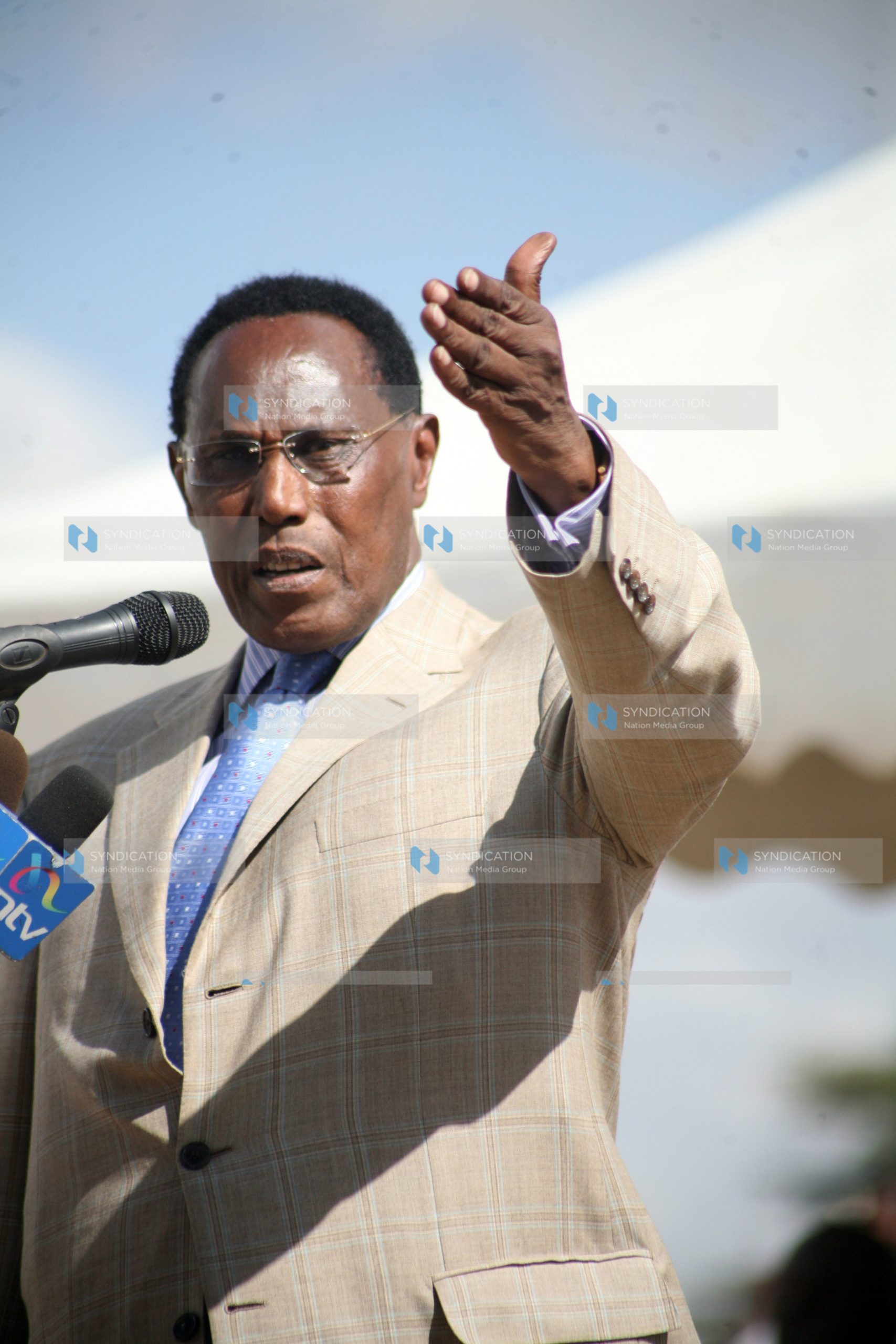 Internal Security minister George Saitoti addresses teachers