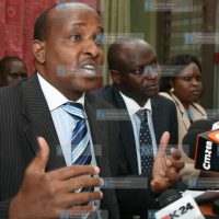 Duale Aden Bare MP Dujis addressing journalists