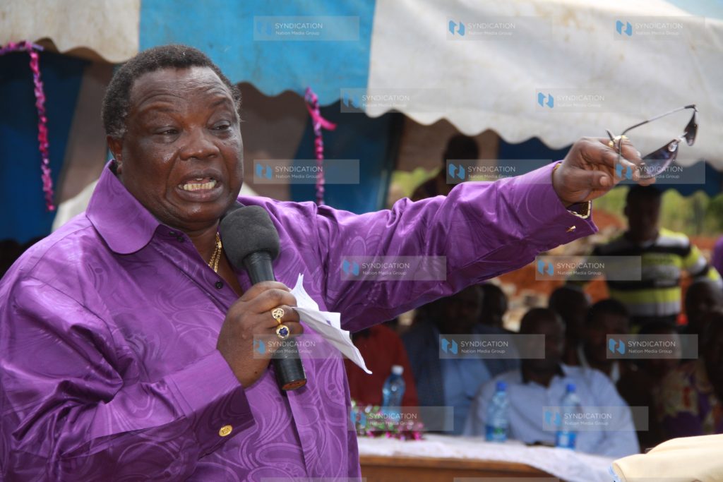 Francis Atwoli addresses member of the public during a fundraiser