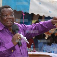 Francis Atwoli addresses member of the public during a fundraiser