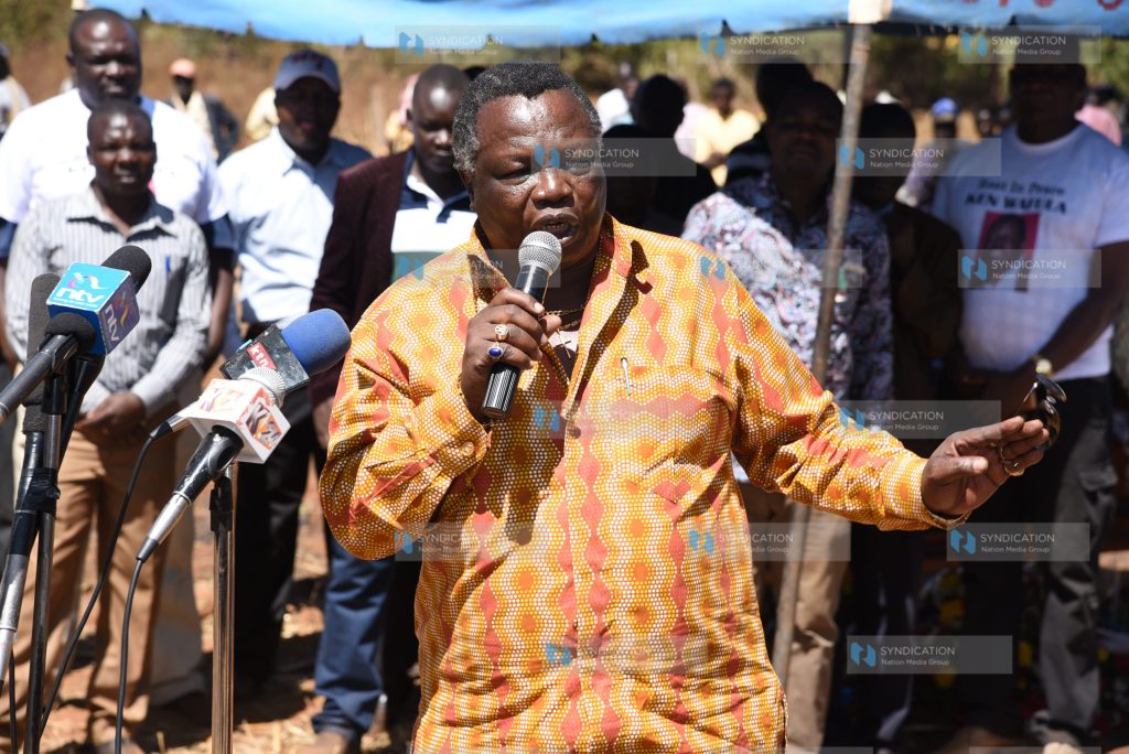 Francis Atwoli address mourners during the burial