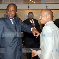 President Uhuru Kenyatta having a word with University of Nairobi Sonu chairman Babu Owino