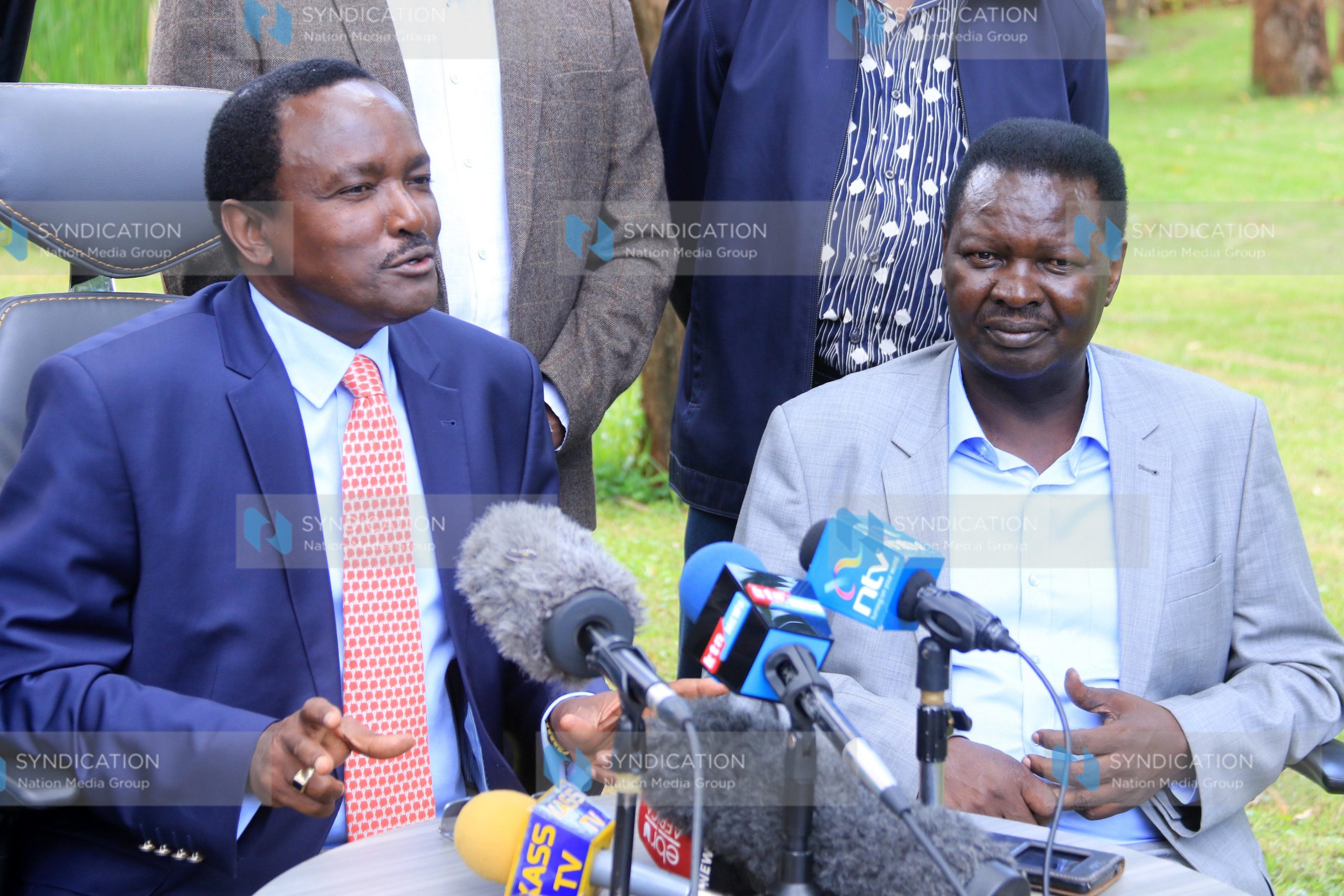 National Super Alliance leader Kalonzo Musyoka (left)