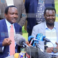 National Super Alliance leader Kalonzo Musyoka (left)