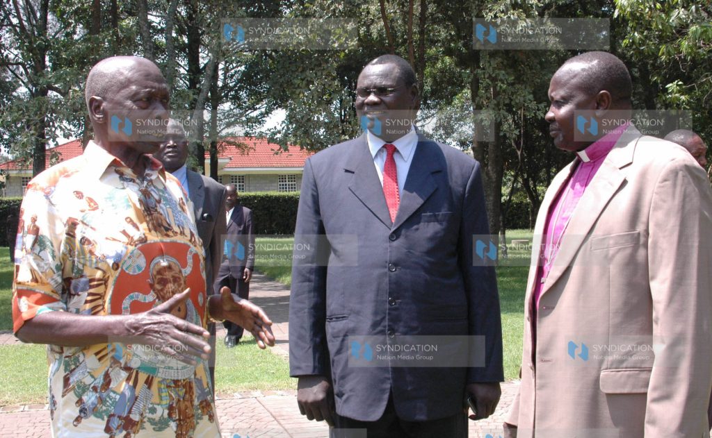 Retired President Daniel Arap Moi chats with Sudan Council of Churches officials