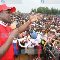 William Ruto addresses a "No campaign" at Kobujoi in Aldai constituency