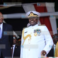 President Uhuru Kenyatta having a word with Chief of Defence Forces Samson Mwathethe