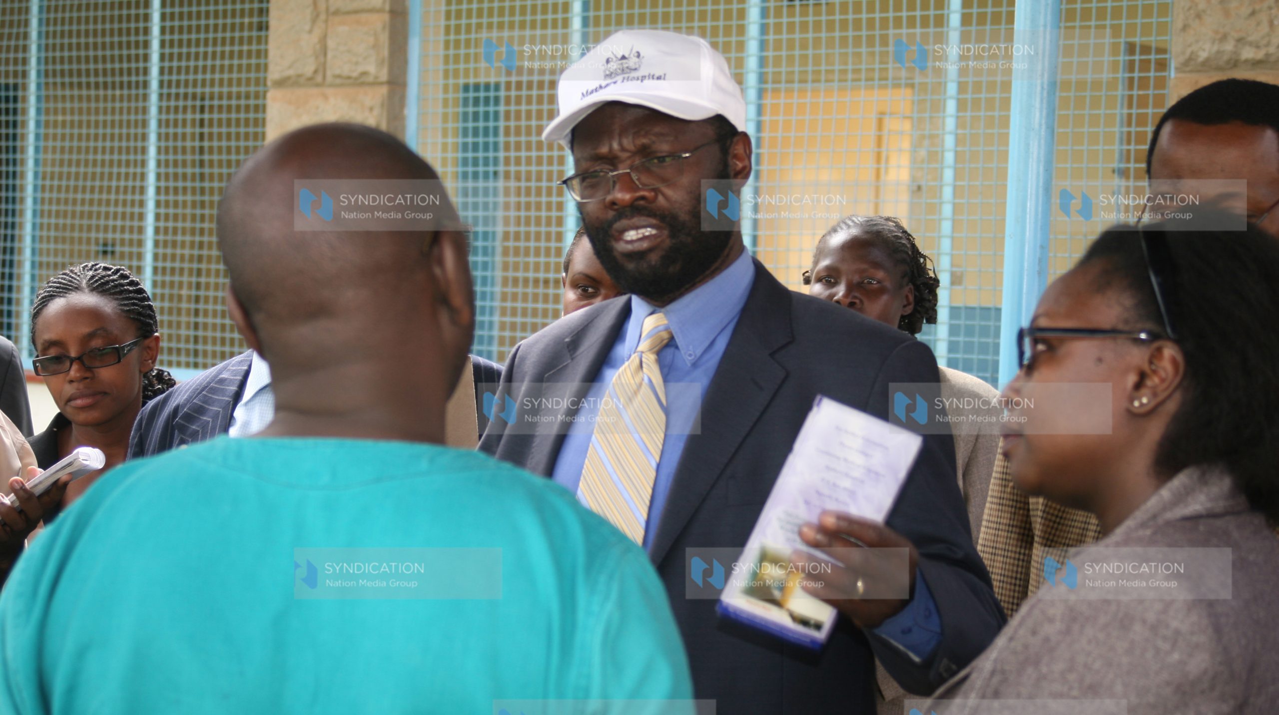 Minister for Medical Services Prof Anyang’ Nyong’o (centre)