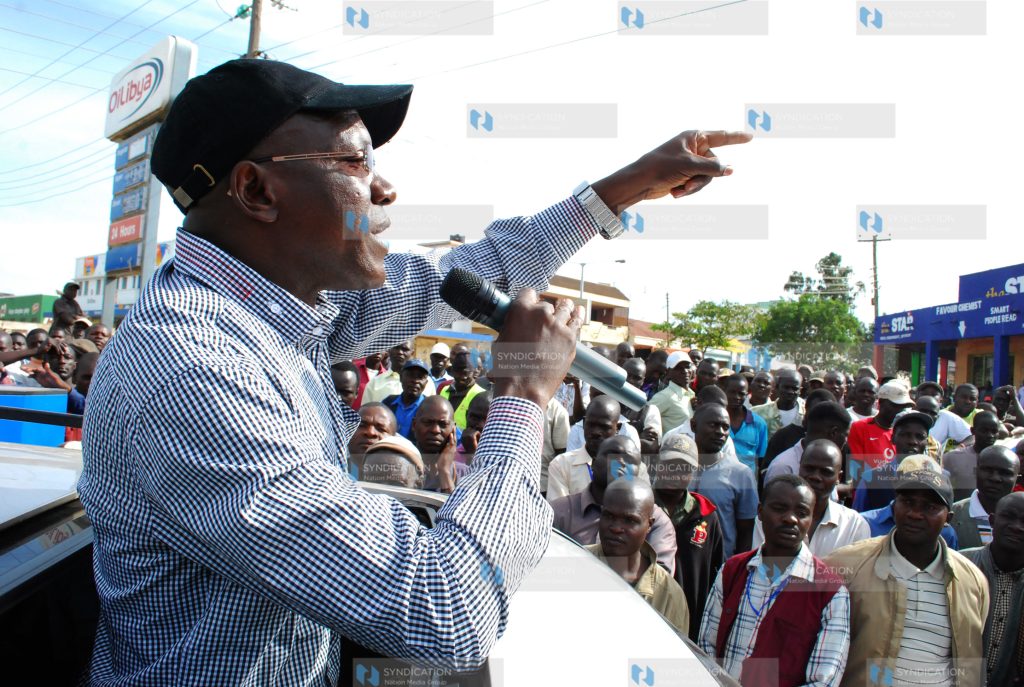 Dr. Boni Khalwalwe addressing residents of Kakamega