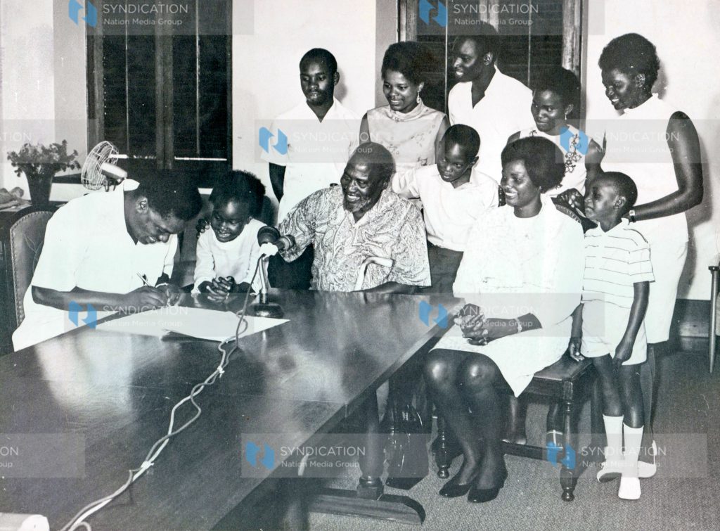 Mzee Jomo Kenyatta with members of his family at State House