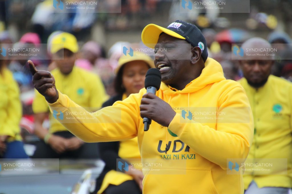 Deputy President William Ruto addresses wananchi at Kerugoya stadium
