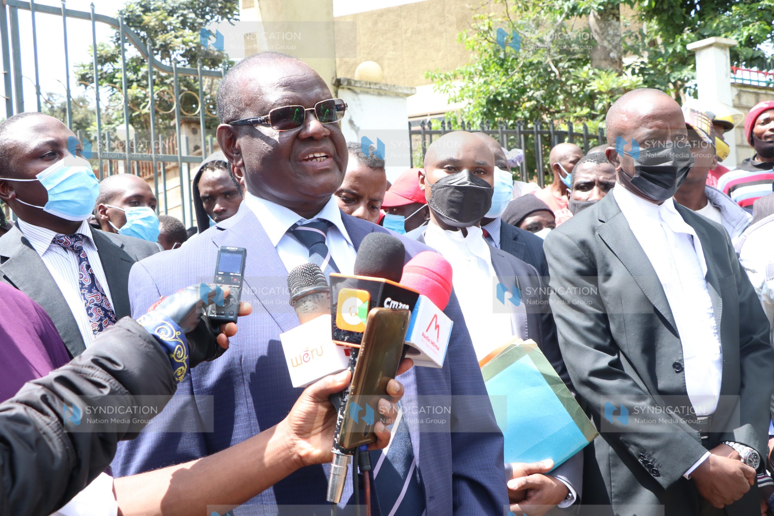 Meru Governor Kiraitu Murungi (left)