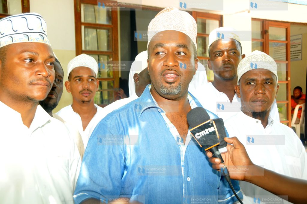 Mombasa County Governor aspirant Hassan Ali Joho (centre)