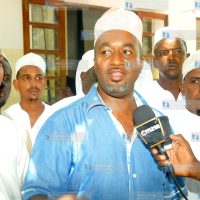 Mombasa County Governor aspirant Hassan Ali Joho (centre)