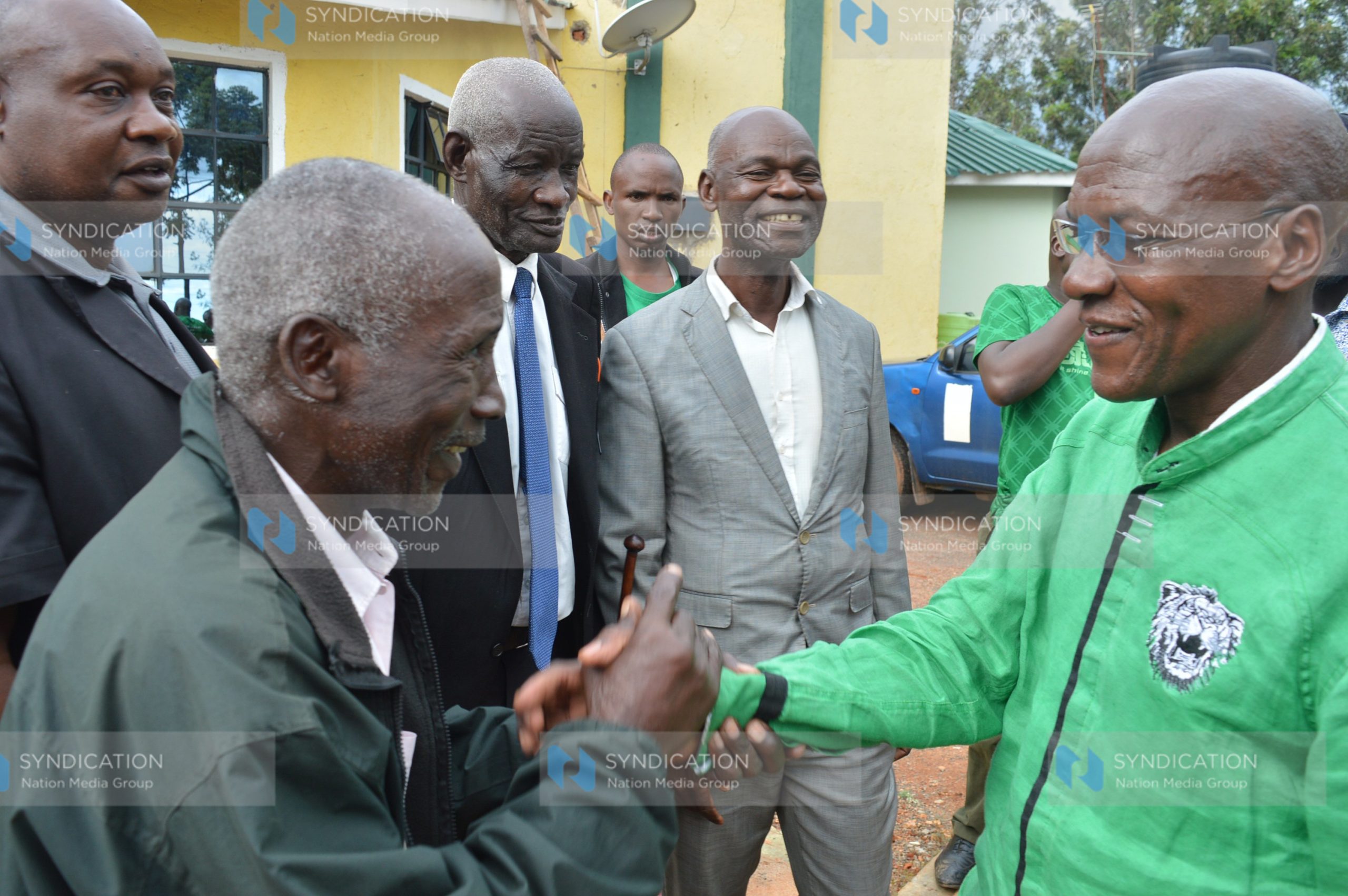 The Khwisero Council of Elders, led by Mzee Namaan Ondeko receives Kakamega Senator Dr. Boni Khalwale