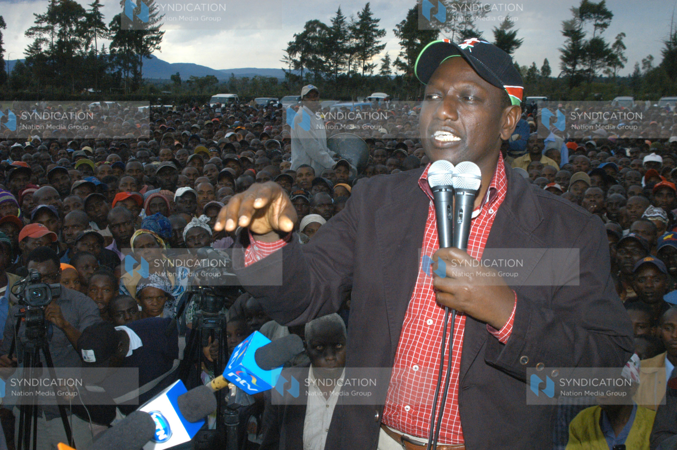 William Ruto addresses a political rally at Chebunyo primary grounds