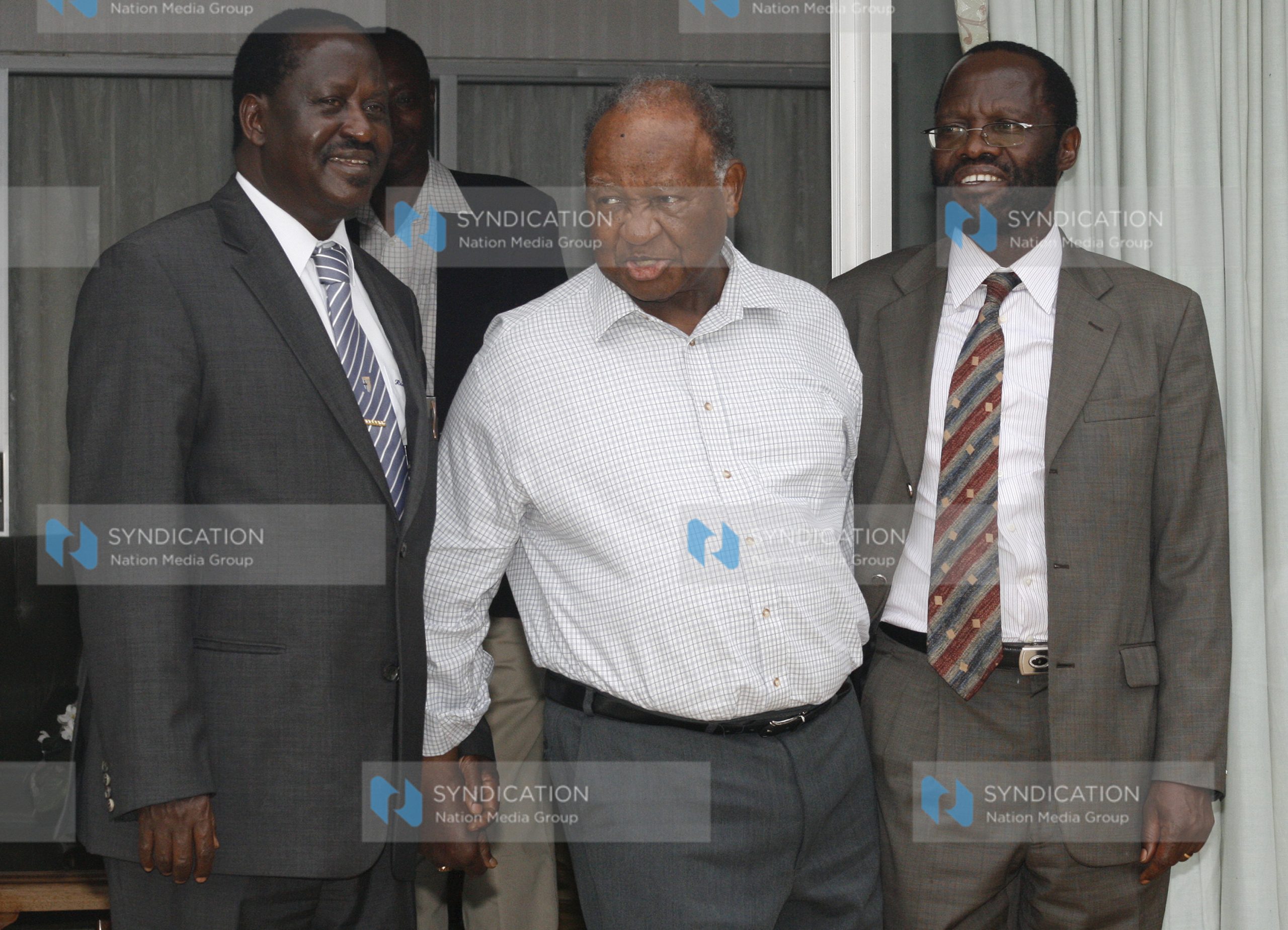 Courtesy call to veteran politician Kenneth Matiba (centre)