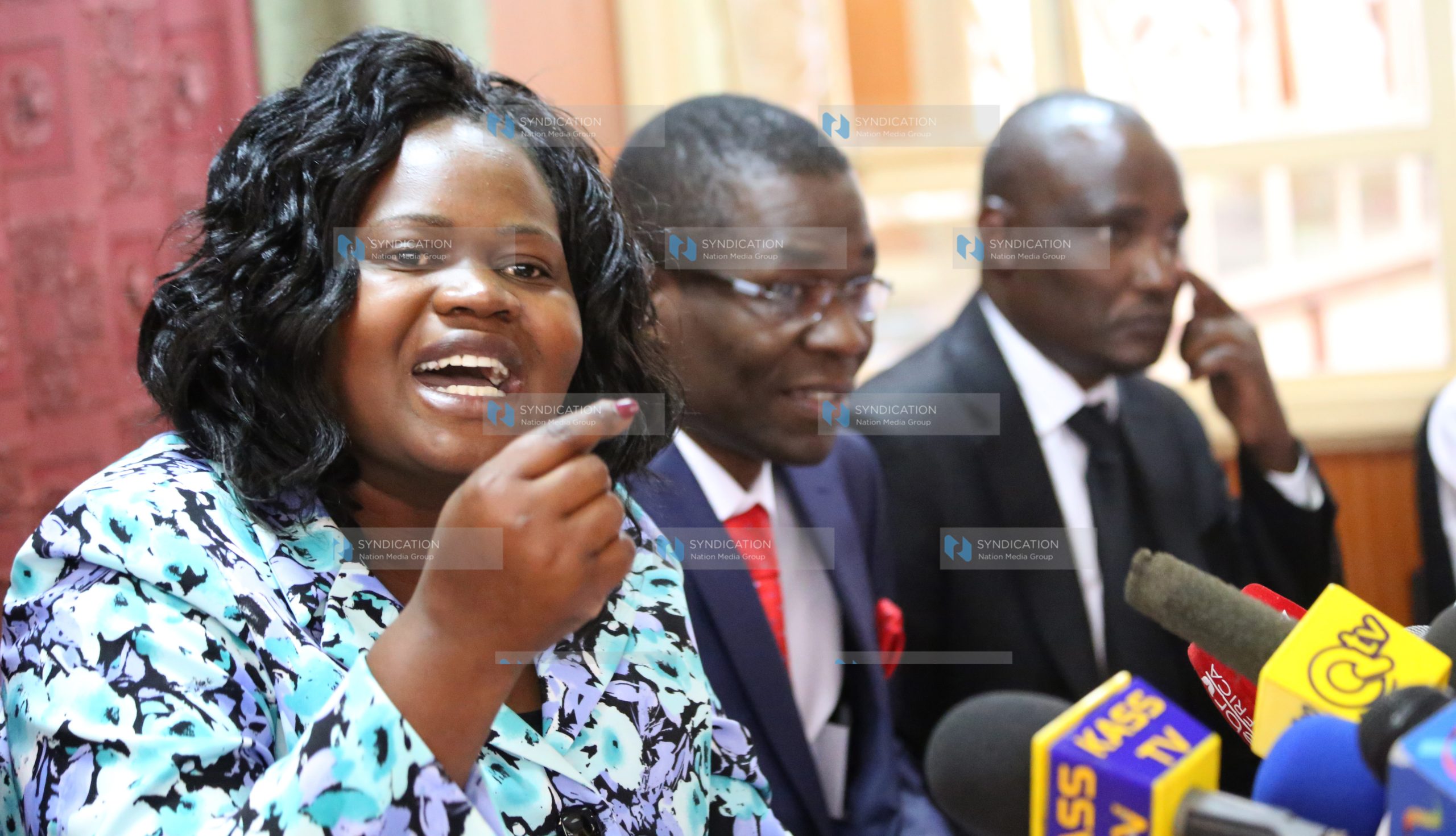 Gladys Wanga (Left) with Ugunja MP Opiyo Wundayi (Center) and Suba MP John Mbadi addressing the press