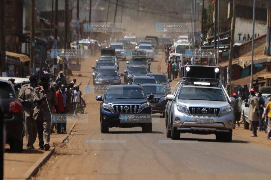 President Uhuru Kenyatta’s motorcade arrives at Runyenjes Town