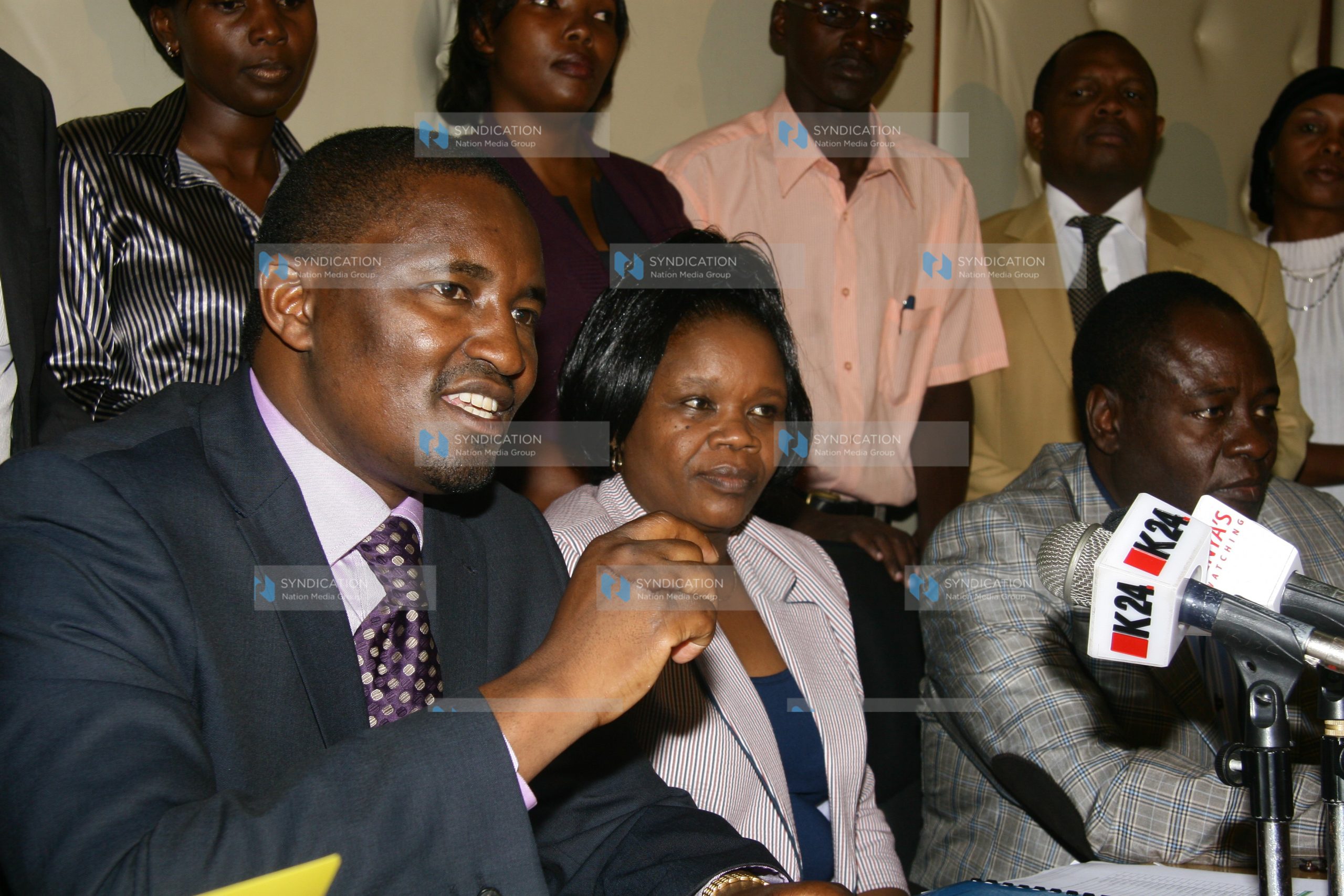 Presenting party registration documents to Registrar of Political Parties