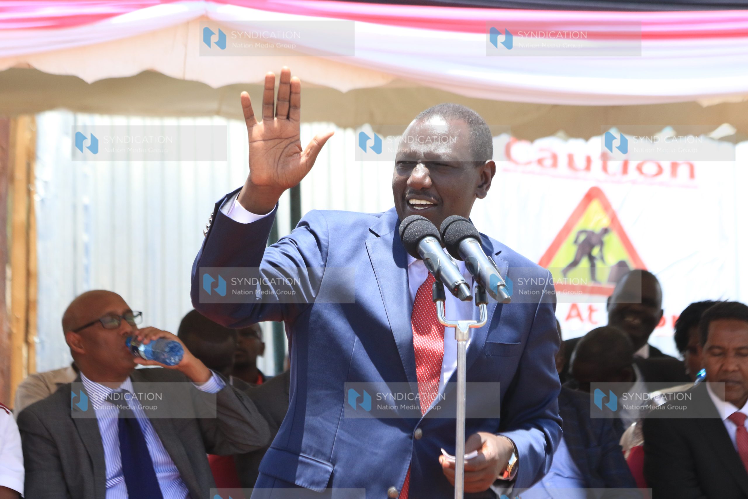 Deputy President William Ruto addresses a crowd at the upcoming Chaka market