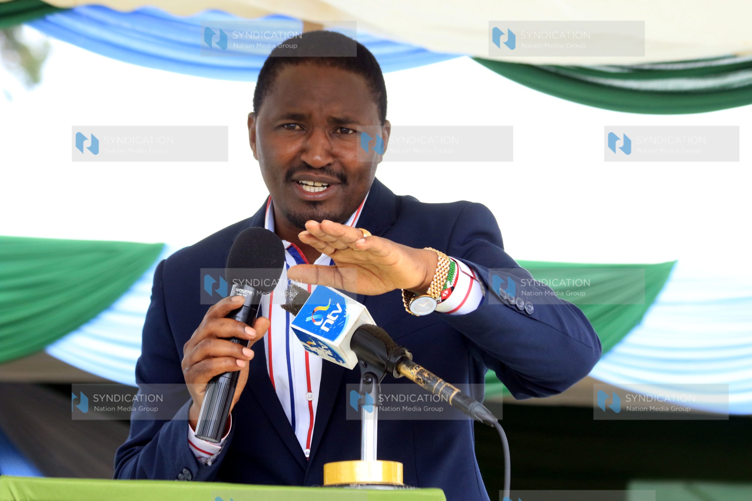 Devolution CS Mwangi Kiunjuri addresses parents and students of Kiunjuri Boys High School