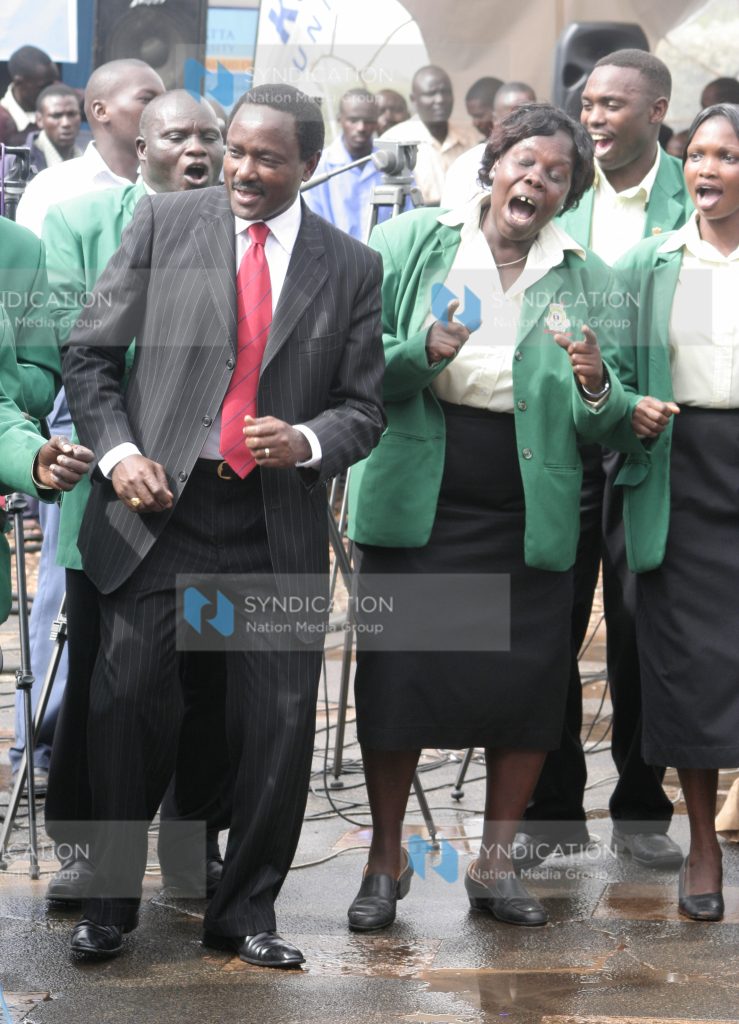 Vice President, Kalonzo Musyoka joins the prison choir dance at KICC