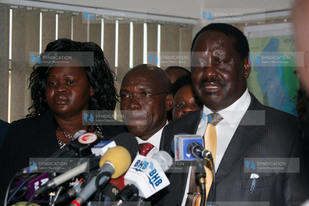 Raila Odinga (right), Kakamega Senator Bonny Khalwale (centre), and Homa Bay Women Representative Gladys Wanga
