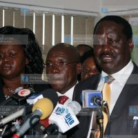 Raila Odinga (right), Kakamega Senator Bonny Khalwale (centre), and Homa Bay Women Representative Gladys Wanga