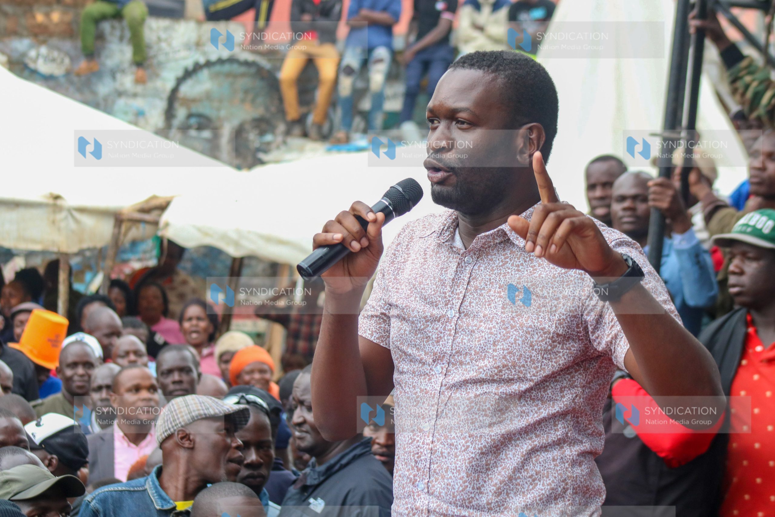 Nairobi County Senator Edwin Sifuna address supporters