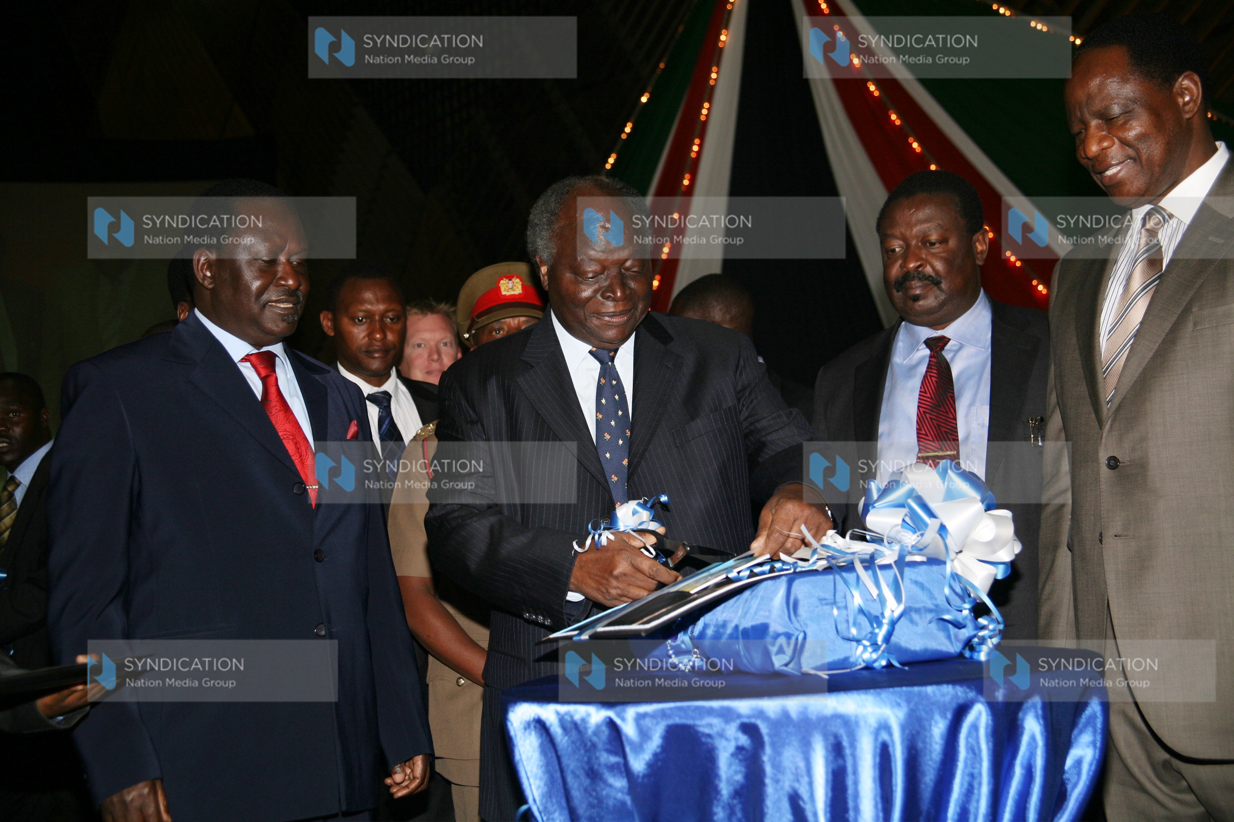 President Mwai Kibaki and Prime Minister Raila Odinga during the launch of the Strategic Plan for the Office of the Prime Minister