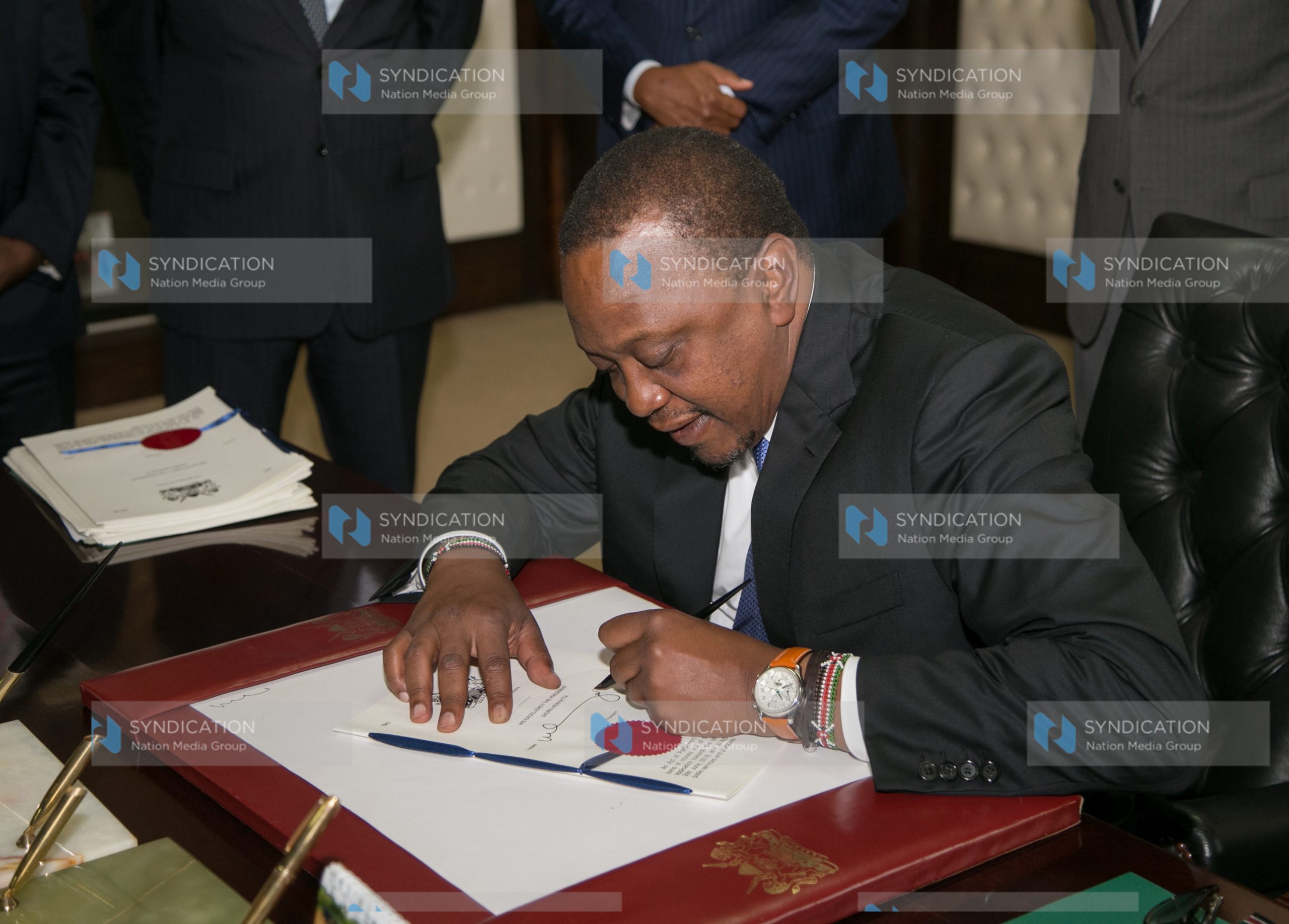 President Uhuru Kenyatta signs the equalization fund and Supplementary Appropriation Bills