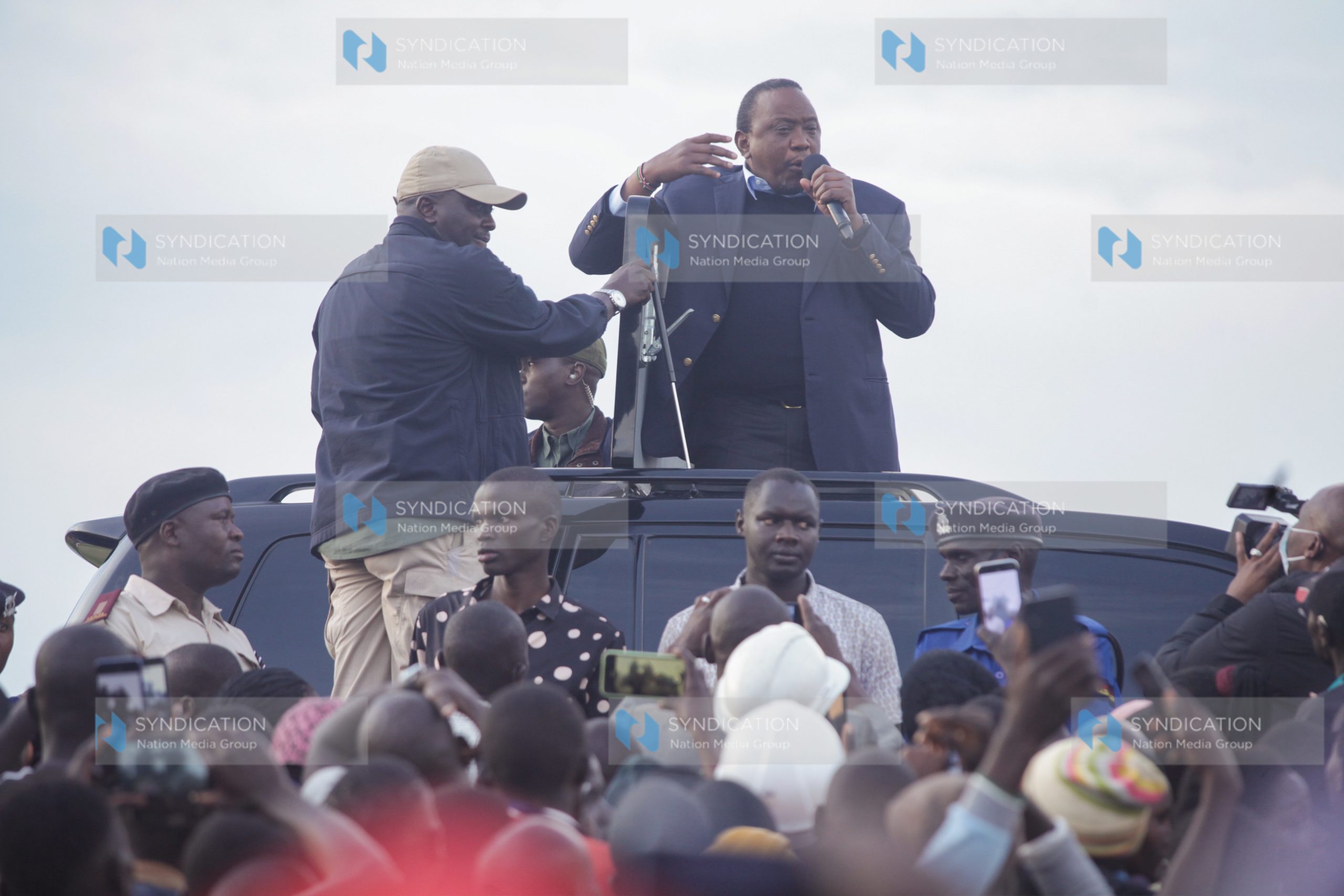 President Uhuru Kenyatta gives an address at Muhoroni where he went to commission Oroba bridge
